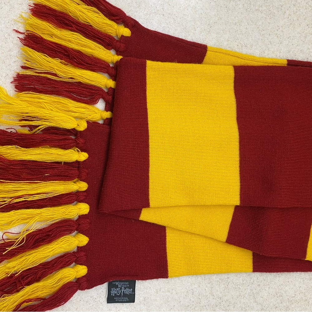 Universal Studios Gryffindor Scarf Harry Potter